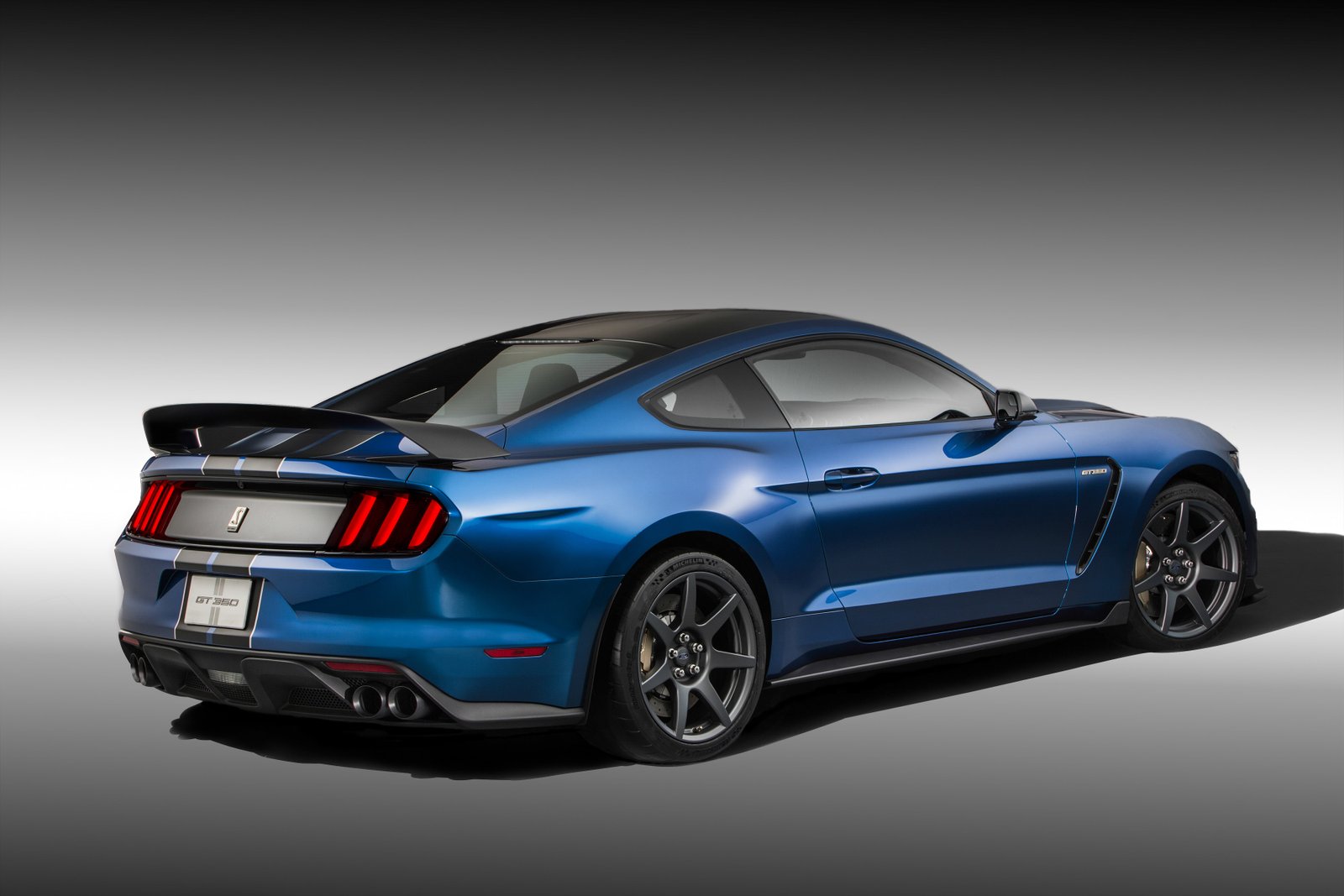 Shelby gt350r Sports car wallpaper